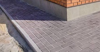Укладка плитки на отмостку: Цена от 834 руб. в Черемхове от ТротуарнаяПлитка