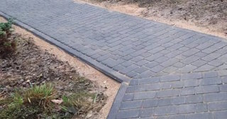 Укладка тротуарной плитки на основание в Черемхове в октябре