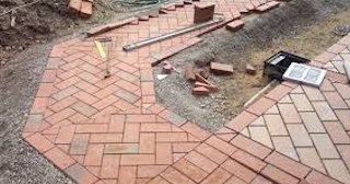 Укладка тротуарной плитки в Черемхове в октябре