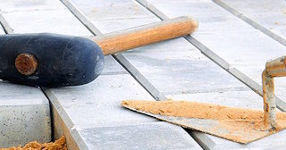 Профессиональная укладка тротуарной брусчатки в Черемхове в октябре