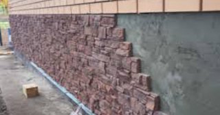 Профессиональная отделка фундамента панелями в Черемхове в октябре